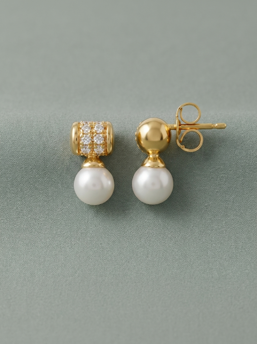 Elegante Ohrringe aus Gold, Zirkonia und Perlen