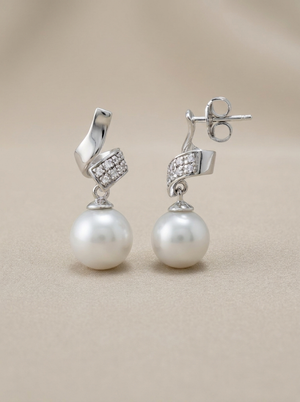 Earrings ideal for weddings