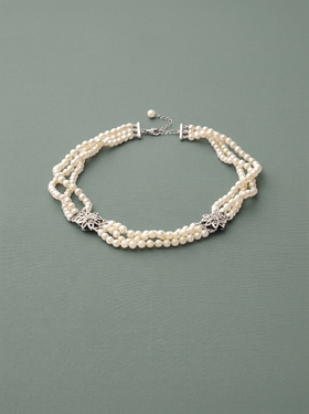 original collar de perlas con apliques de plata para eventos
