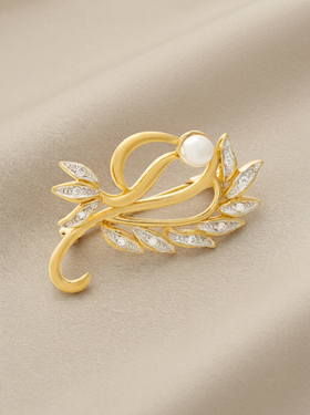 Pearl brooch with cubic zirconia
