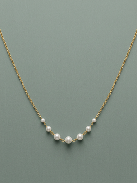 Collier chaîne dorée avec petites perles