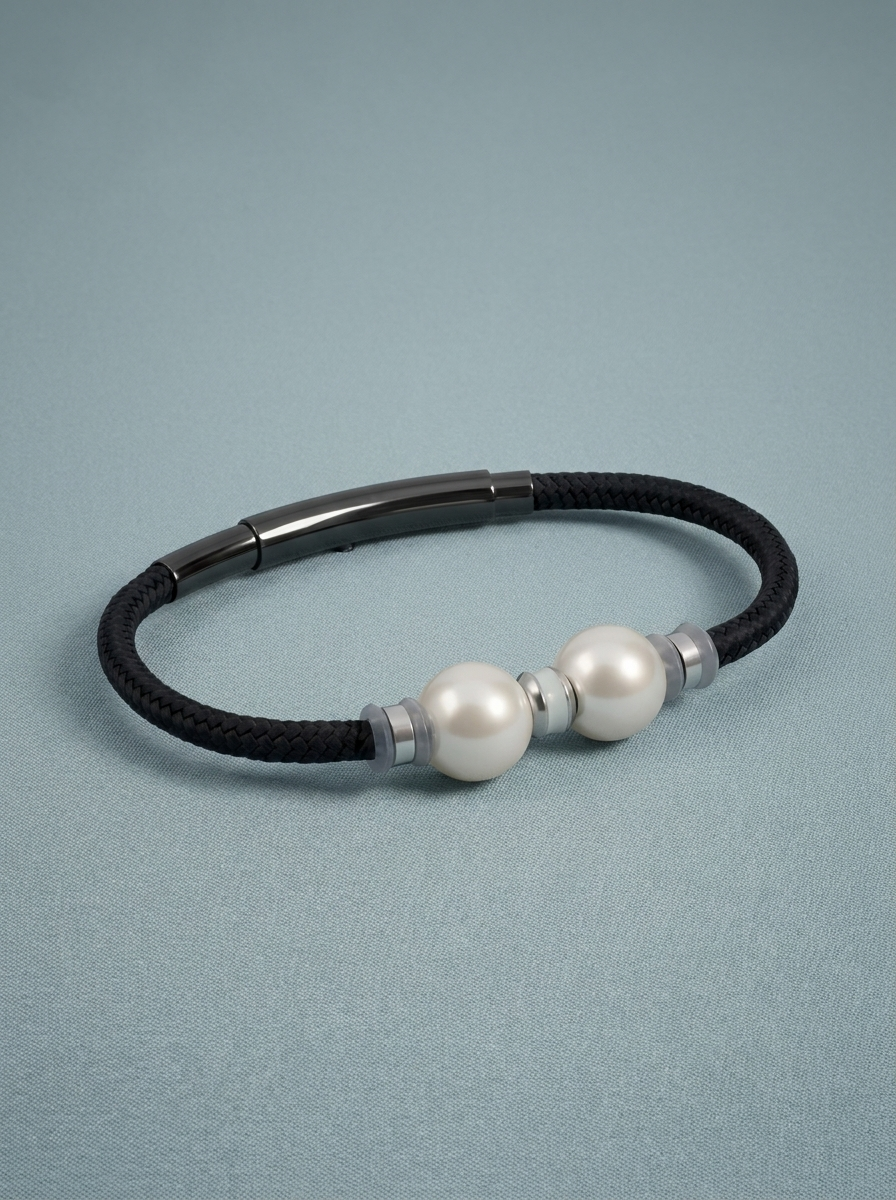 Pearl bracelet with a black nautical cord