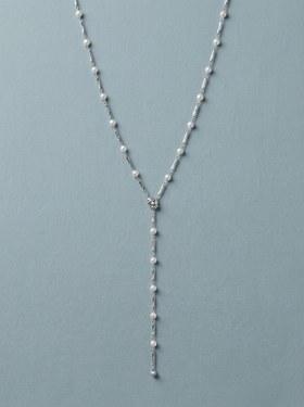 collaret de plata banyada en or amb detalls de perles 