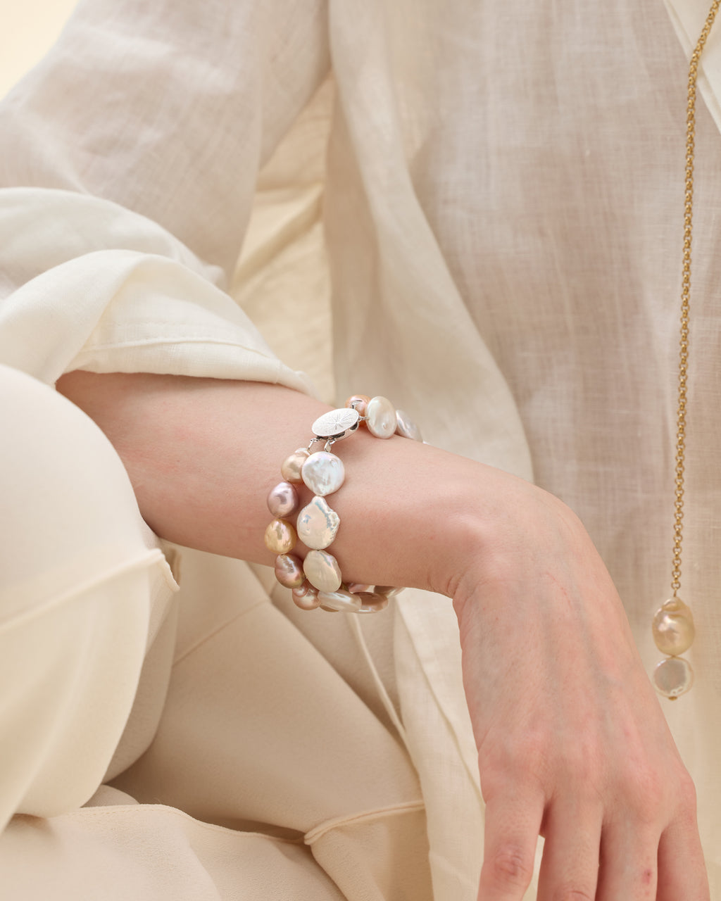 Parure boucles d'oreilles, collier et bracelet de perles