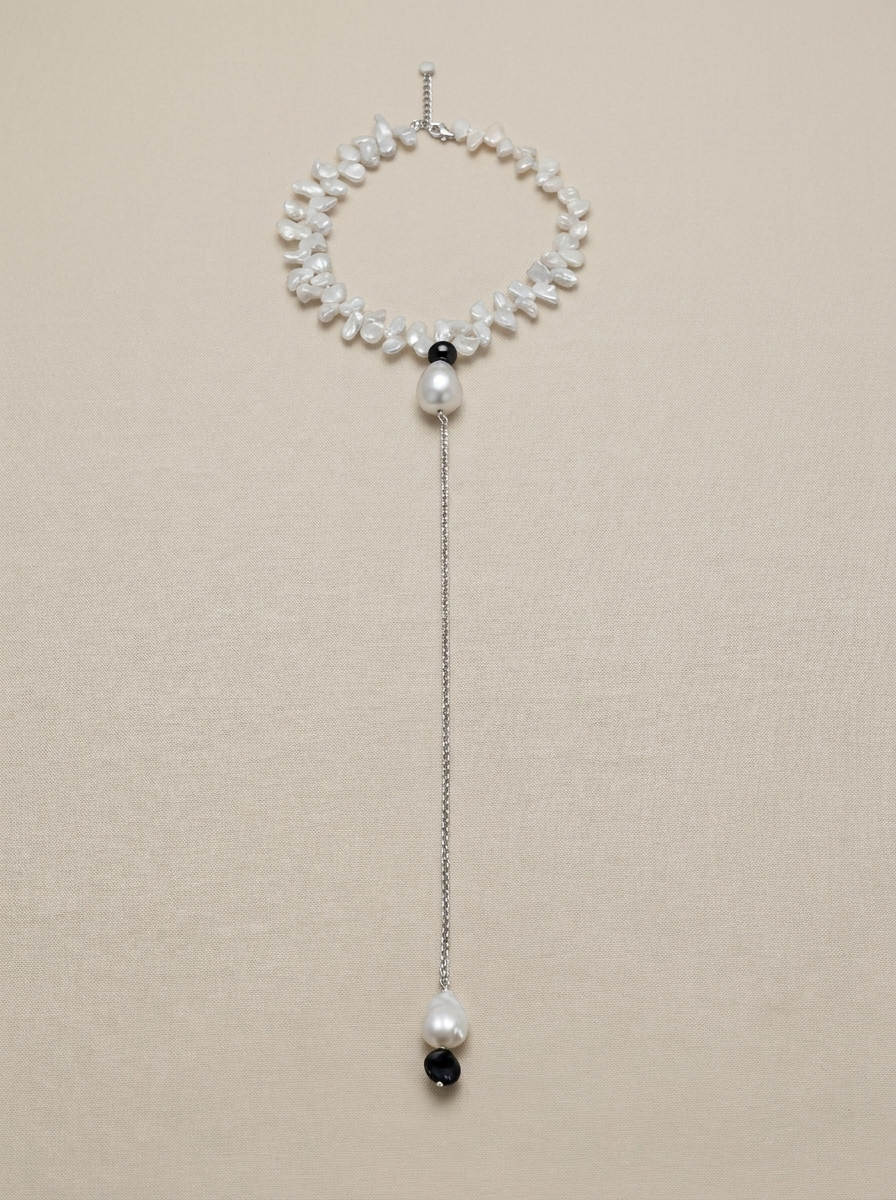 Long cultured pearl necklace