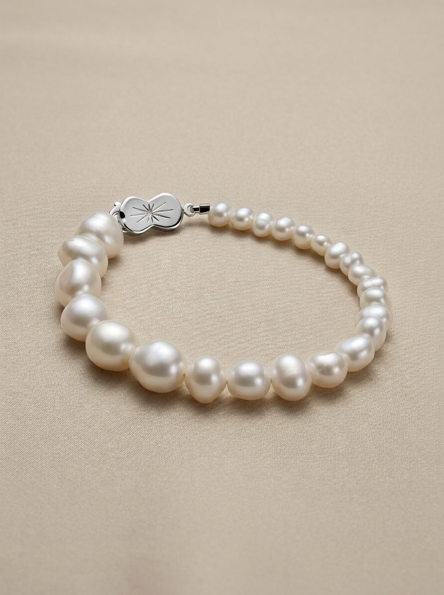 Bracelet de perles baroques blanches en dégradé