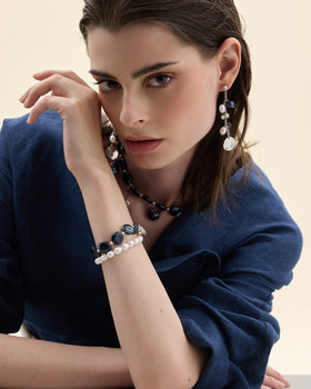modelo con. conjunto de pendiente, collar y pulsera de perla cultivada 