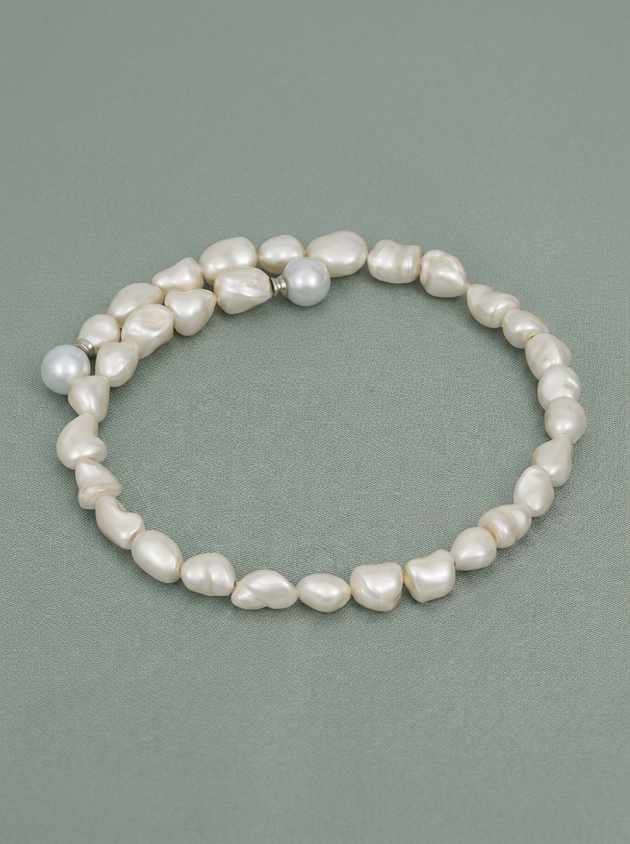 Collier rigide de perles de Majorque