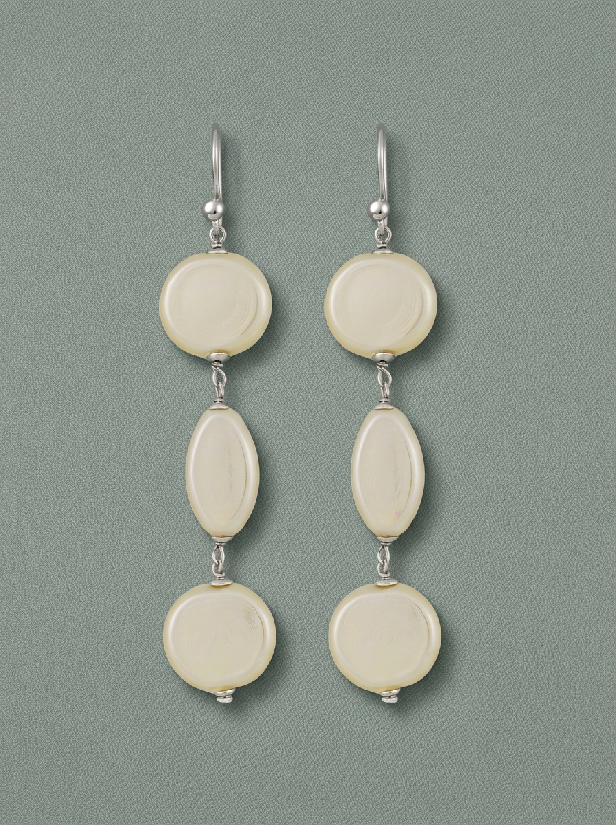 Boucles d'oreilles pendantes avec perles plates blanches
