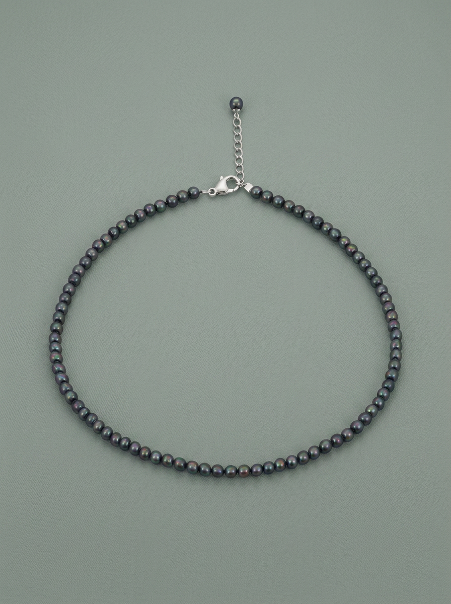 Collier de petites perles noires