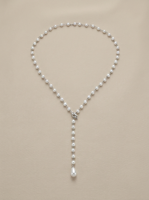 collar de cadena y perlas con terminal en forma de lagrima 