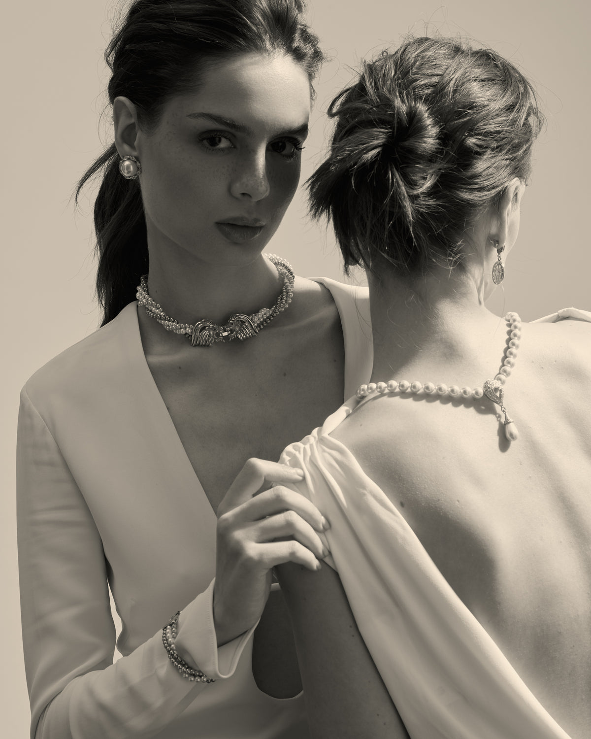 models amb collarets de perla de Mallorca 